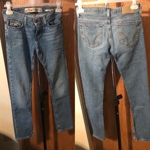 Female Hollister Laguna skinny jeans